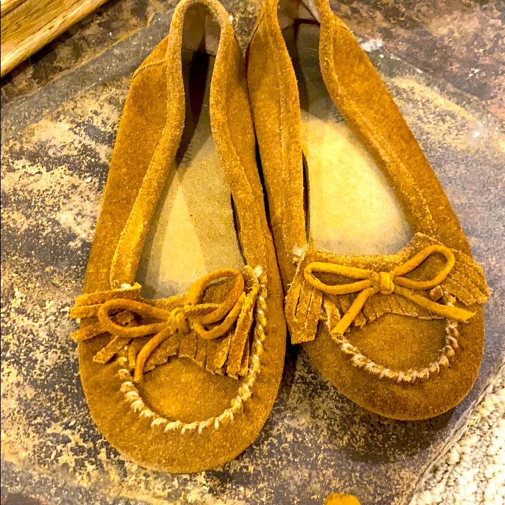 Minnetonkas Brown suede Moccasin size 7 1/2